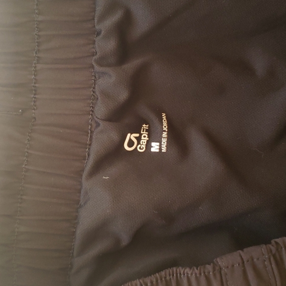 GapFit black shorts - Picture 4 of 6